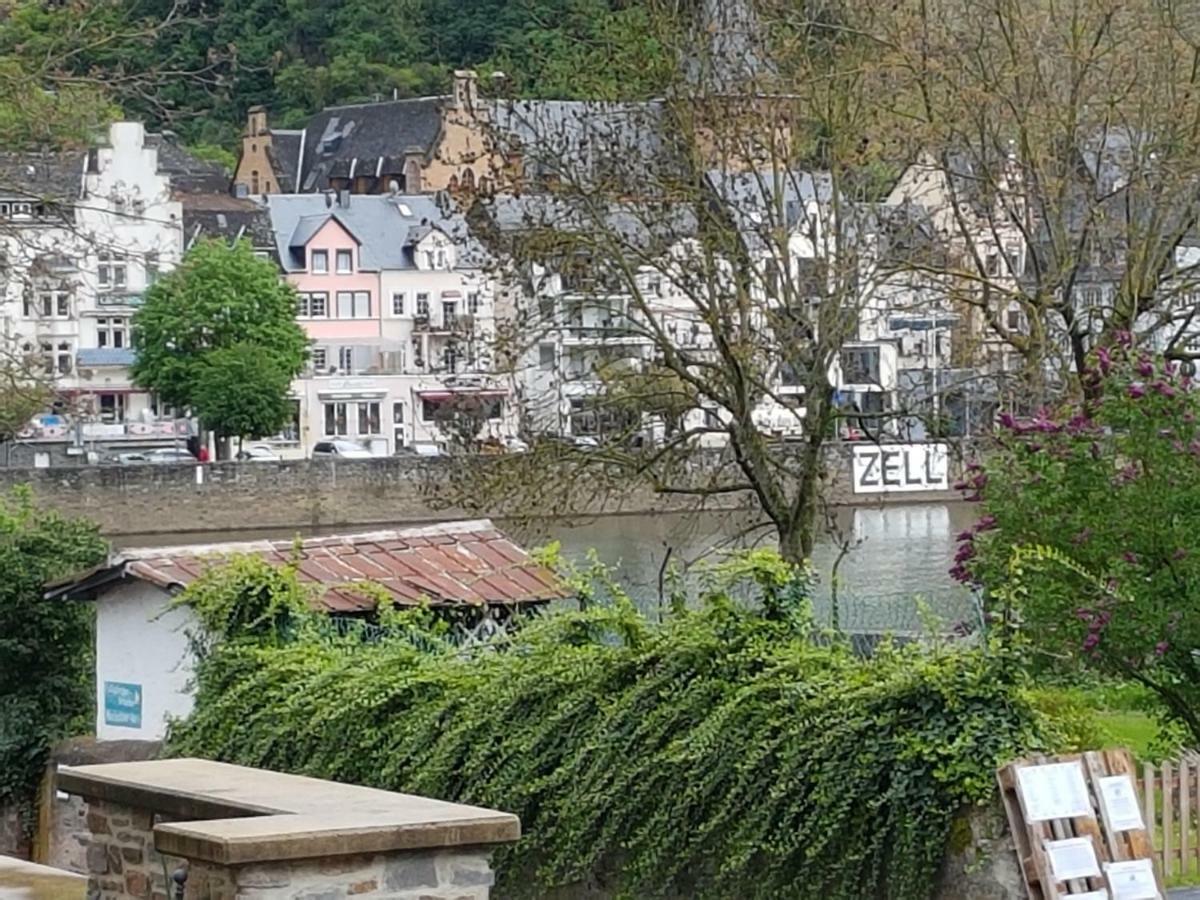 Haus Anna Zell an der Mosel Exterior foto